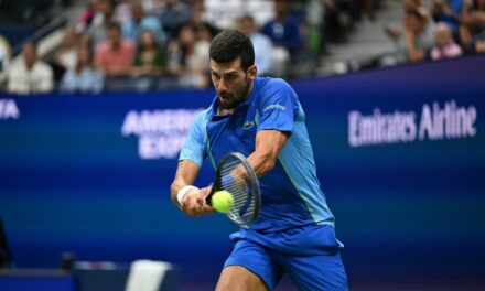 US Open, Djokovic vince ma preoccupa: “Ho iniziato a sentirmi male nel secondo set”