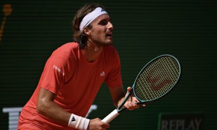 Tsitsipas e i tormenti dei suoi genitori: “Non li voglio nella mia vita”