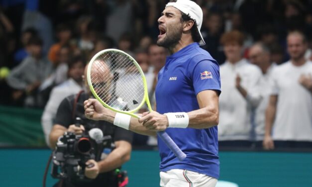 Coppa Davis: Berrettini in rimonta su Van De Zandschulp, 1-0 Italia