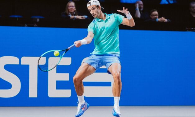 Lorenzo Musetti parte bene, poi il black-out: Struff lo batte a Bercy