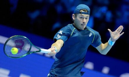 L’incredibile punto vinto da Alex de Minaur