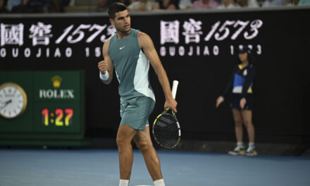 Australian Open, non sbagliano Djokovic e Alcaraz. Out Passaro
