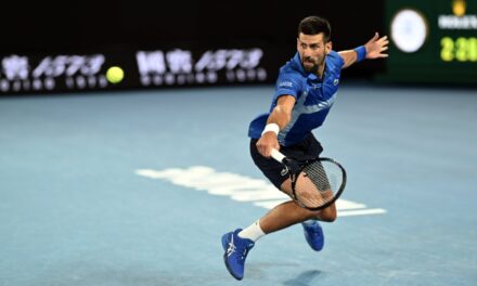 Djokovic dice basta dopo un set, stupore sulla Rod Laver: il momento del ritiro