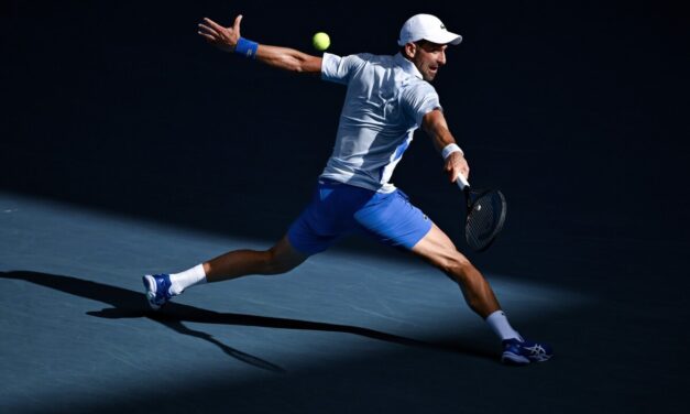 Djokovic batte agevolmente uno spento Machac: 17° ottavo in Australia