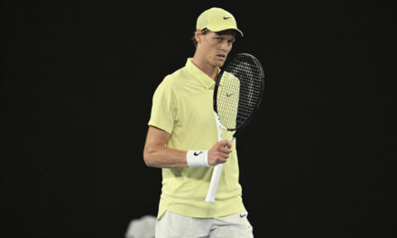 Jannik Sinner demolisce De Minaur e conquista la semifinale agli Australian Open
