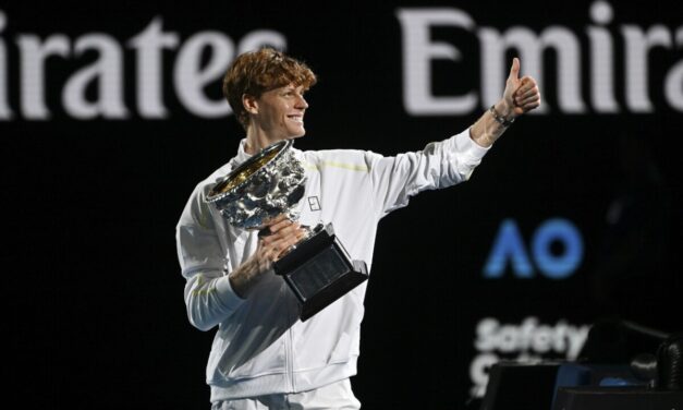Jannik Sinner torna al Country Club, ma arriva la pioggia