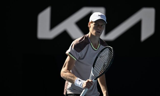 Australian Open, Sinner e Alcaraz si allenano al coperto sullo stesso campo