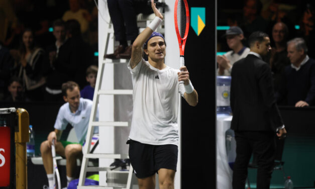 Mattia Bellucci si presenta in semifinale con un incredibile tweener
