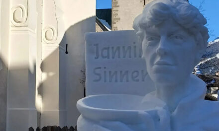 In Val Pusteria arriva la statua di ghiaccio in onore di Jannik Sinner