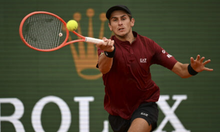 Roland Garros, rimonta da urlo di Arnaldi su Auger-Aliassime: sarà derby con Cobolli