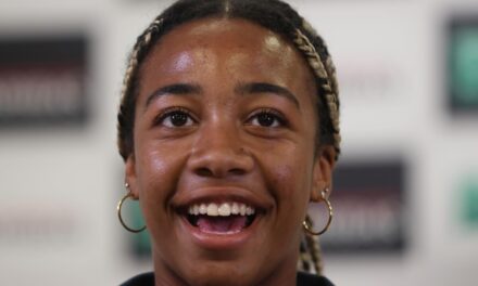 Ecco Tyra Grant: sorrisi e ambizioni da numero uno