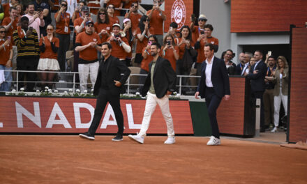 Djokovic: “Avevo bisogno di vincere il 100° titolo. Ho preso in giro Murray per il suo vestito”