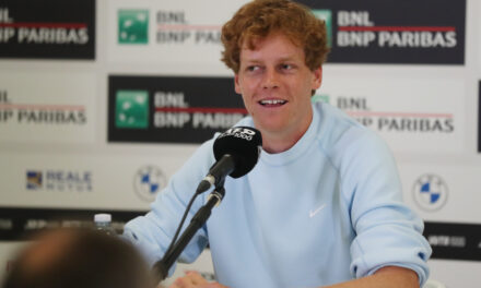 Jannik Sinner incalzato sul gossip: “Chi era quella ragazza a Copenaghen?”