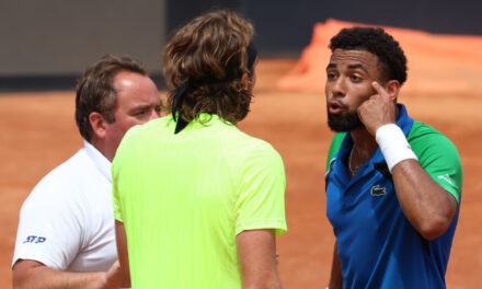 Fils-Tsitsipas, finale in scintille: diverbio a rete tra i due