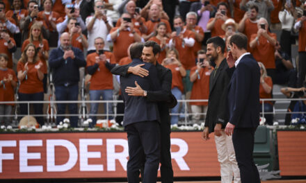 Federer e Nadal inseparabili: Roger e Rafa giocano insieme a golf (FOTO)