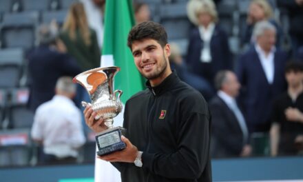 Carlos Alcaraz rovina la festa a Jannik Sinner e trionfa agli Internazionali d’Italia