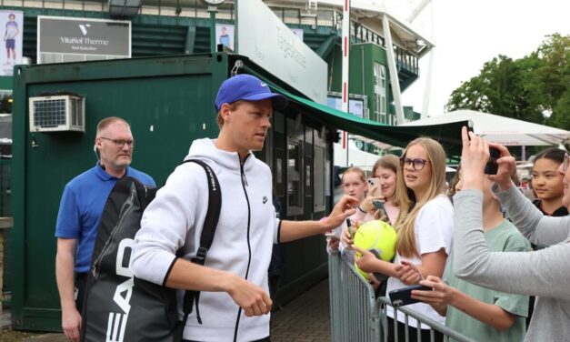 Sinner si lecca le ferite: “Ho bisogno di una pausa prima di Wimbledon”