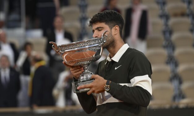 Carlos Alcaraz vince il premio come sportivo dell’anno ai Laureus Sports Awards