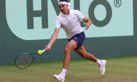 Halle, un grande Sonego non basta: vince Zverev al terzo set