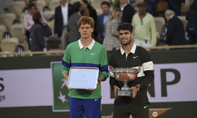 Sinner prova il nuovo sorpasso ad Alcaraz nel ranking: serve la vittoria a Shanghai e Vienna