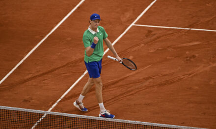 La teoria di McEnroe: “Djokovic deve allungare il match per battere Sinner”