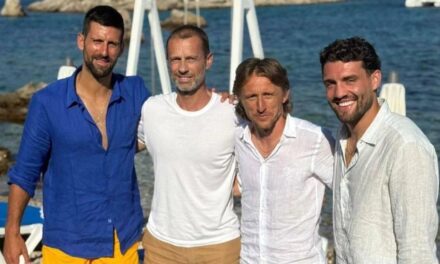 Djokovic si rilassa in vacanza con due stelle del calcio croato