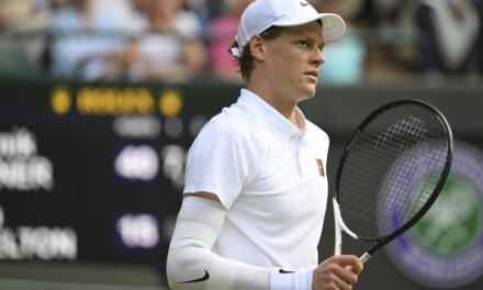 Sinner, sfida a ping pong con Osaka per un evento Nike