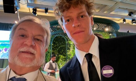Una serata al ballo di Wimbledon, tra giacche inadeguate, selfie e un abbraccio alla Coppa