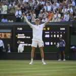 Sinner tenta il back to back a Wimbledon: in nove ci sono riusciti prima di lui nell’era Open