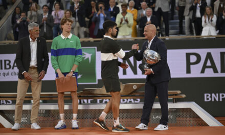 Evans frena su Sinner e Alcaraz: “Sono ancora lontani da Djokovic”