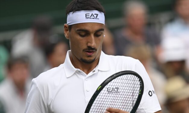 Sonego vince il derby azzurro con Cobolli a Metz ed è ai quarti