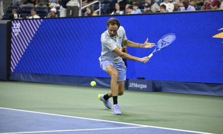 Medvedev multato per oltre 40mila dollari dopo la sfuriata agli US Open