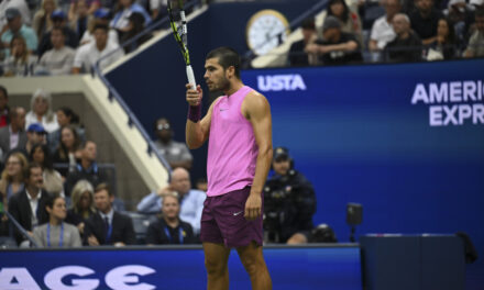 Alcaraz cambia ancora: biondo platino dopo il successo agli US Open