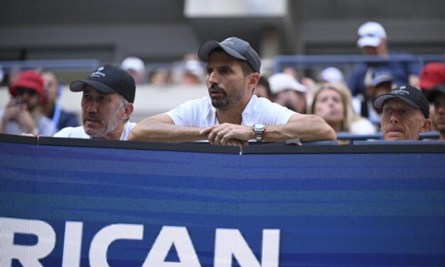 Vagnozzi:« A Jannik ho detto che gli serve una faccia da poker»