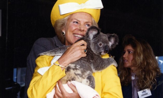 A 92 anni è morta la duchessa di Kent: l’abbraccio con Novotna che è passato alla storia