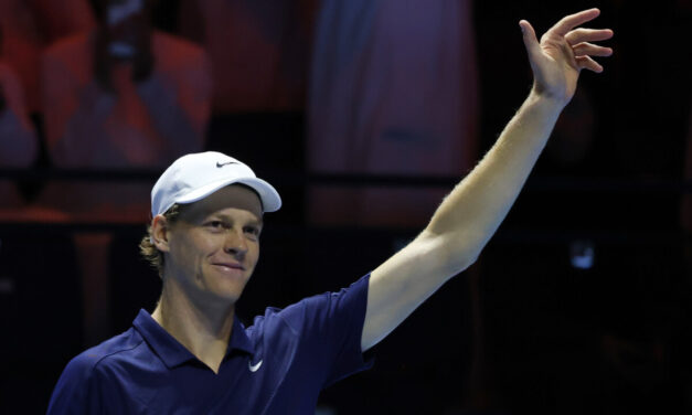 Sinner arriva a Torino per le Finals Atp: il video del ritorno in Italia