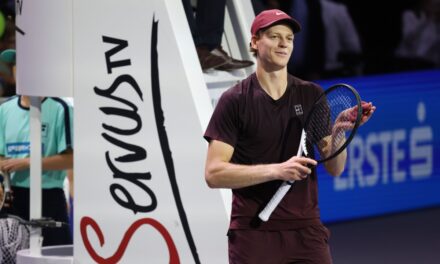 Esordio perfetto per Jannik Sinner a Parigi: sconfitto Bergs, ottavi di finale raggiunti