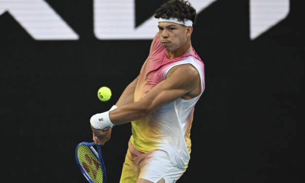 L’incredibile punto vinto da Shelton per chiudere il primo set