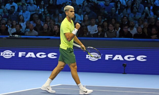 ATP Finals – Carlos Alcaraz non sbaglia all’esordio: sconfitto De Minaur in due set