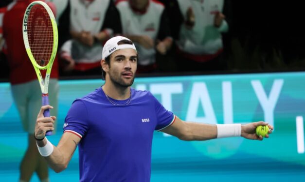 Berrettini show a Bologna: grande esultanza di Matteo dopo la vittoria per l’1 a 0 Italia!