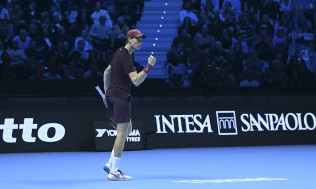 Sinner vince uno scambio da 26 colpi: la finale delle ATP Finals si infiamma