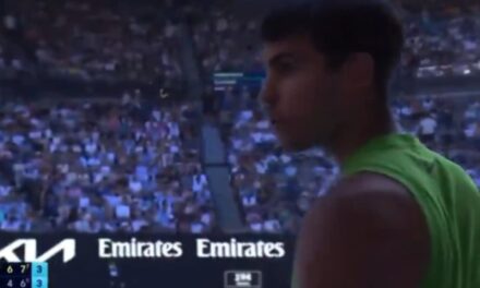 Crampi e vomito per Alcaraz: si riapre incredibilmente la semifinale