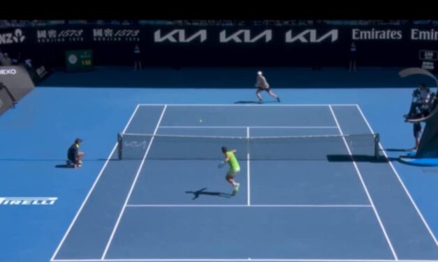 Alcaraz ed Hanfmann disegnano tennis: spettacolo a Melbourne