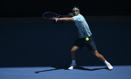 Gli highlights di Musetti-Djokovic: l’azzurro incanta Melbourne prima di ritirarsi (VIDEO)