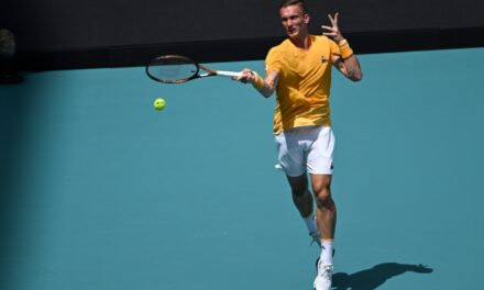 Lehecka domina Fils e conquista la finale: attende il vincente di Sinner-Zverev