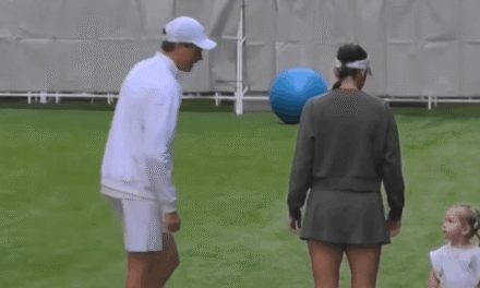 Miami Open – Sinner gioca a calcio con la figlia di Belinda Bencic (VIDEO)