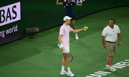 Jannik Sinner litiga con uno spettatore a Indian Wells durante il match con Fonseca (VIDEO)