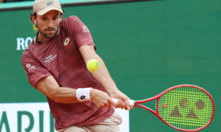 Vacherot è pronto per sfidare Alcaraz: “Dovrò aggredirlo da subito, altrimenti mi distruggerà”