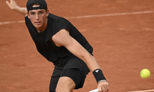 Vasamì vince il derby azzurro al Garden e approda ai quarti