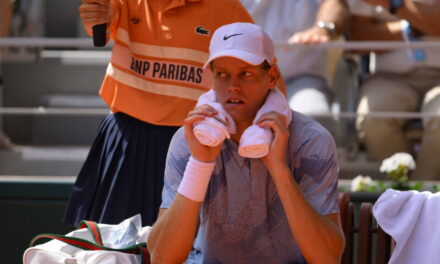 Roland Garros – Dal malore di Sinner alla rimonta imbastita da Cerundolo: gli highlights del match (VIDEO)